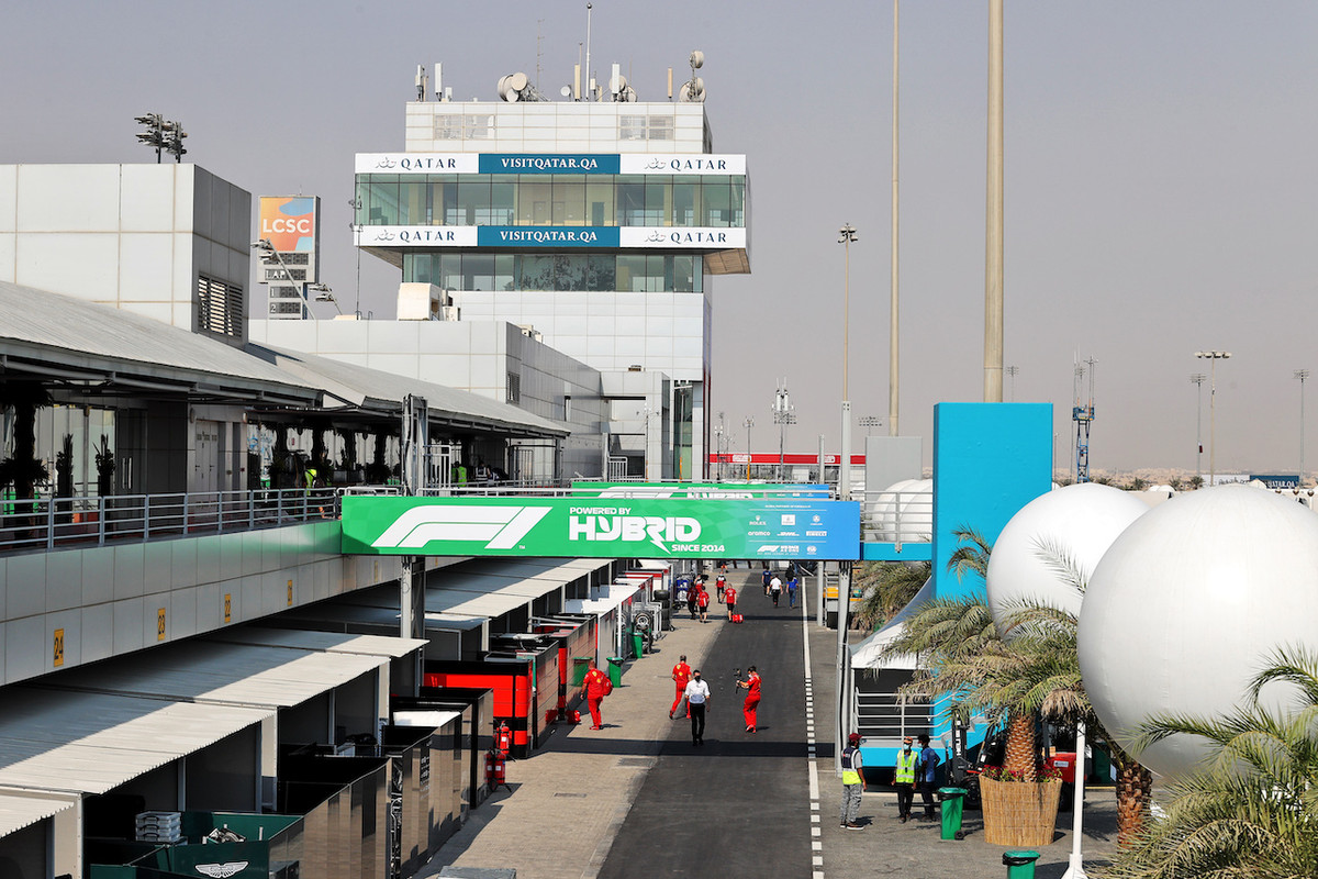 [Imagen: f1-gp-qatar-giovedi-track-walk-1.jpg]