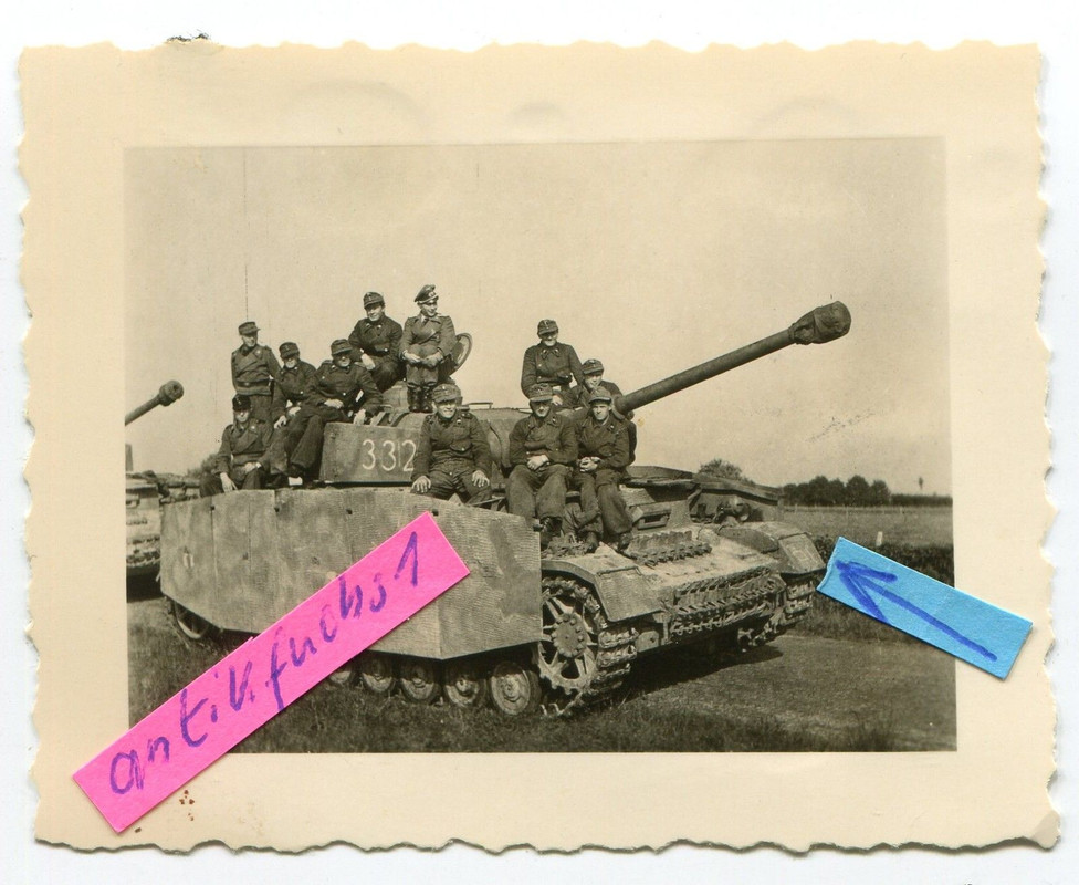 Deut. Panzer IV lang mit 332 und L als Panzerjäg