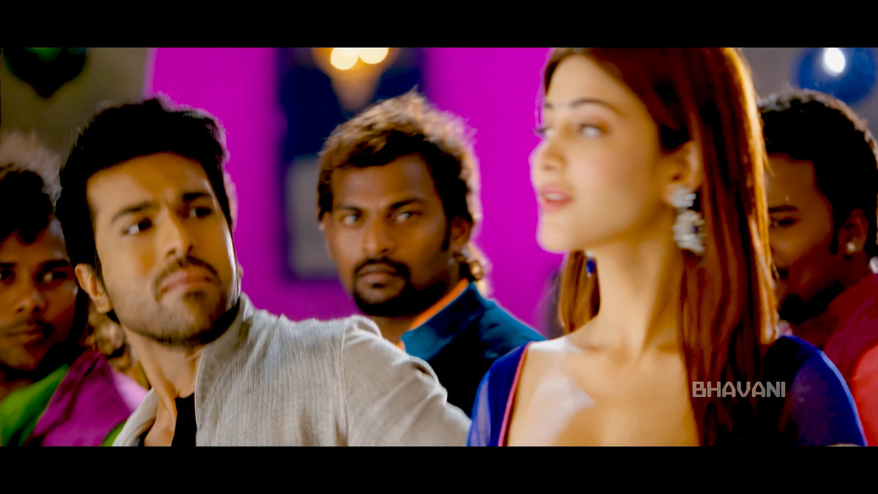 Shruti Haasan From Yevadu Hot Song 4K.mp4_snapshot_00.48.738