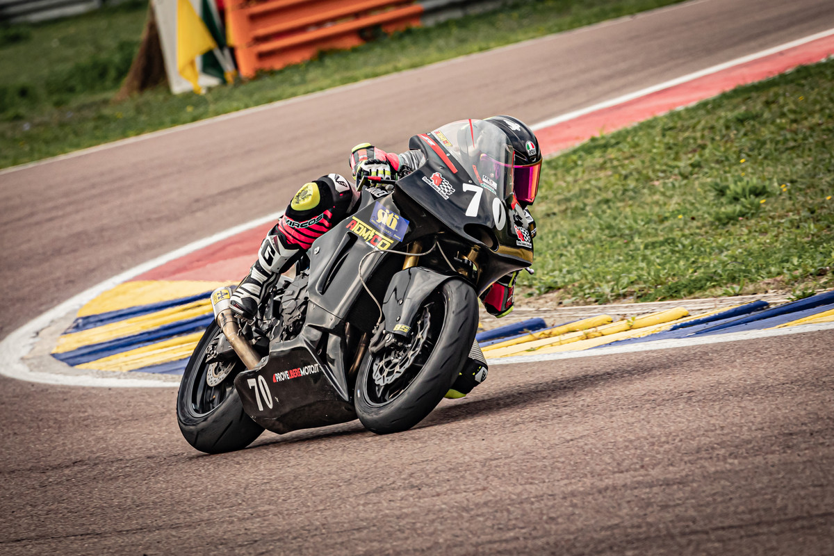 72FB903A-2594-42D5-B8F8-6C8052BA07F6