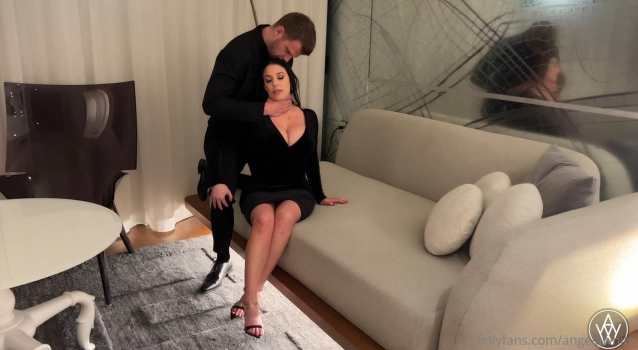 OnlyFans – Angela White Date Distraction With Vince Karter (2025) 1080p