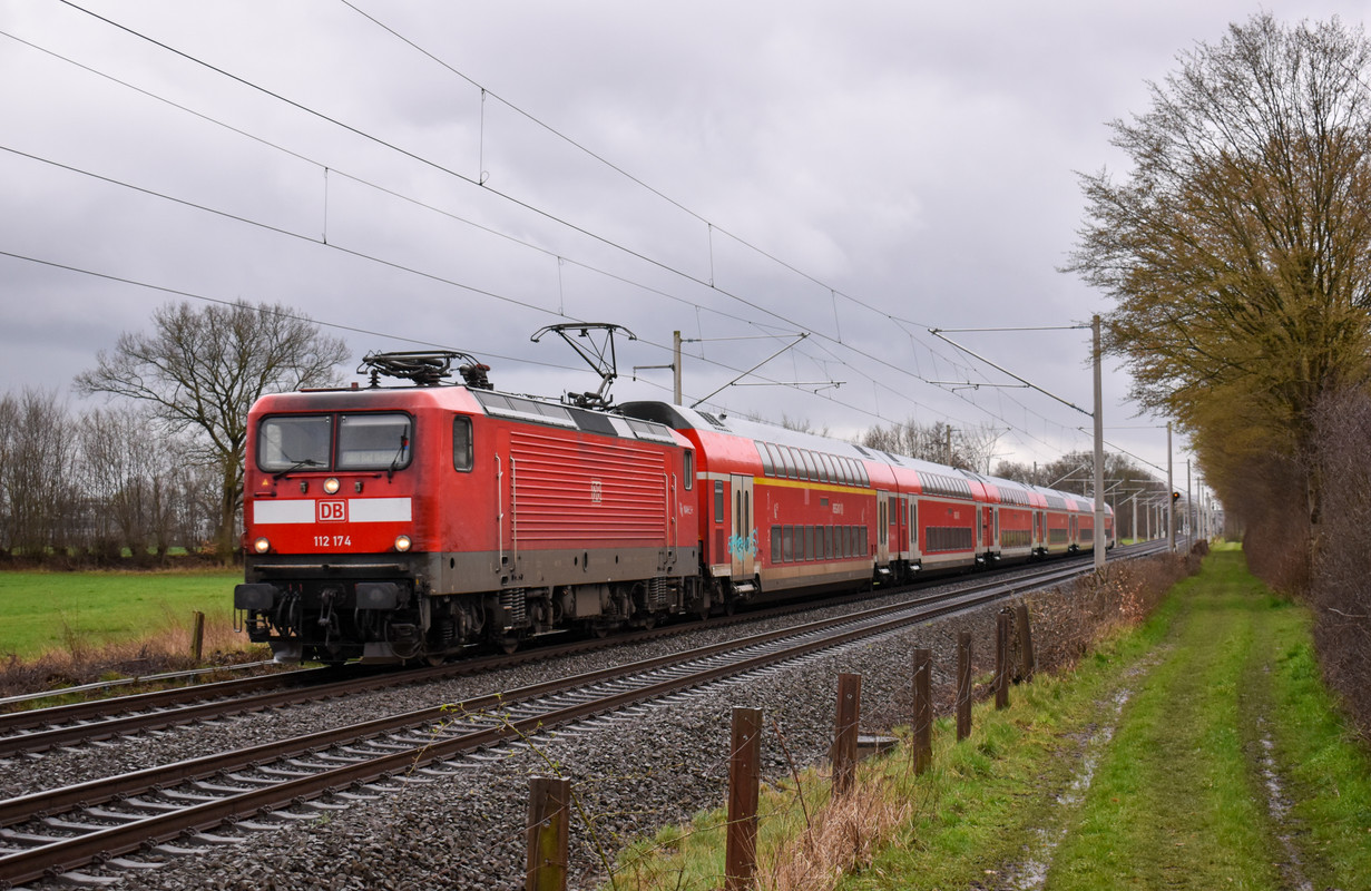 DSC_0145 (Loc Delingsdorf lohe 445 125 en 445 119 als RB 81 naar Bad Oldesloe)