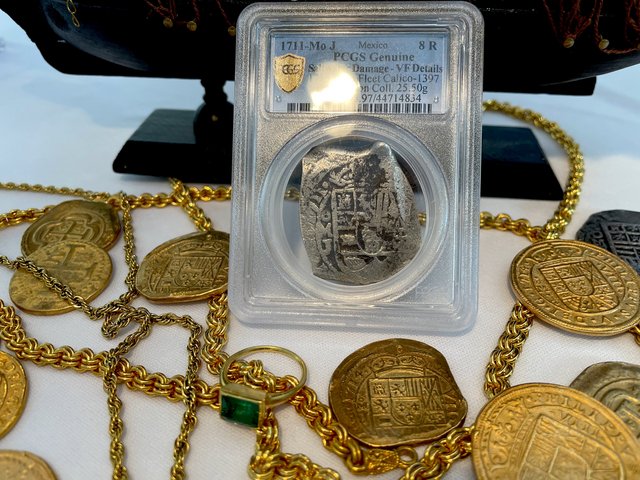 RARE MEXICO 8 REALES 1711 DATED 