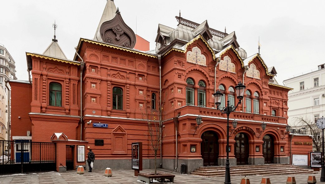 Актуальная афиша Театра Наций — что идет в июне