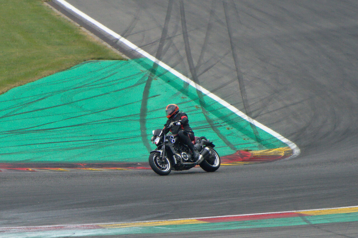 Une journée de roulage à SPA FRANCORCHAMPS - Page 2 R-DSC2852