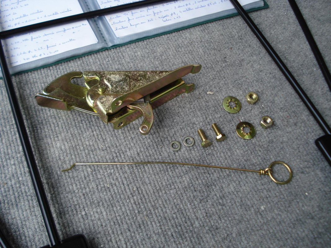 526 Quincaillerie gche panier