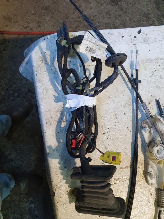 Жгут проводки двери