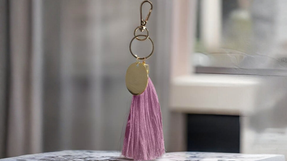 0007747-53026-llavero-long-pom-pom-bodeg
