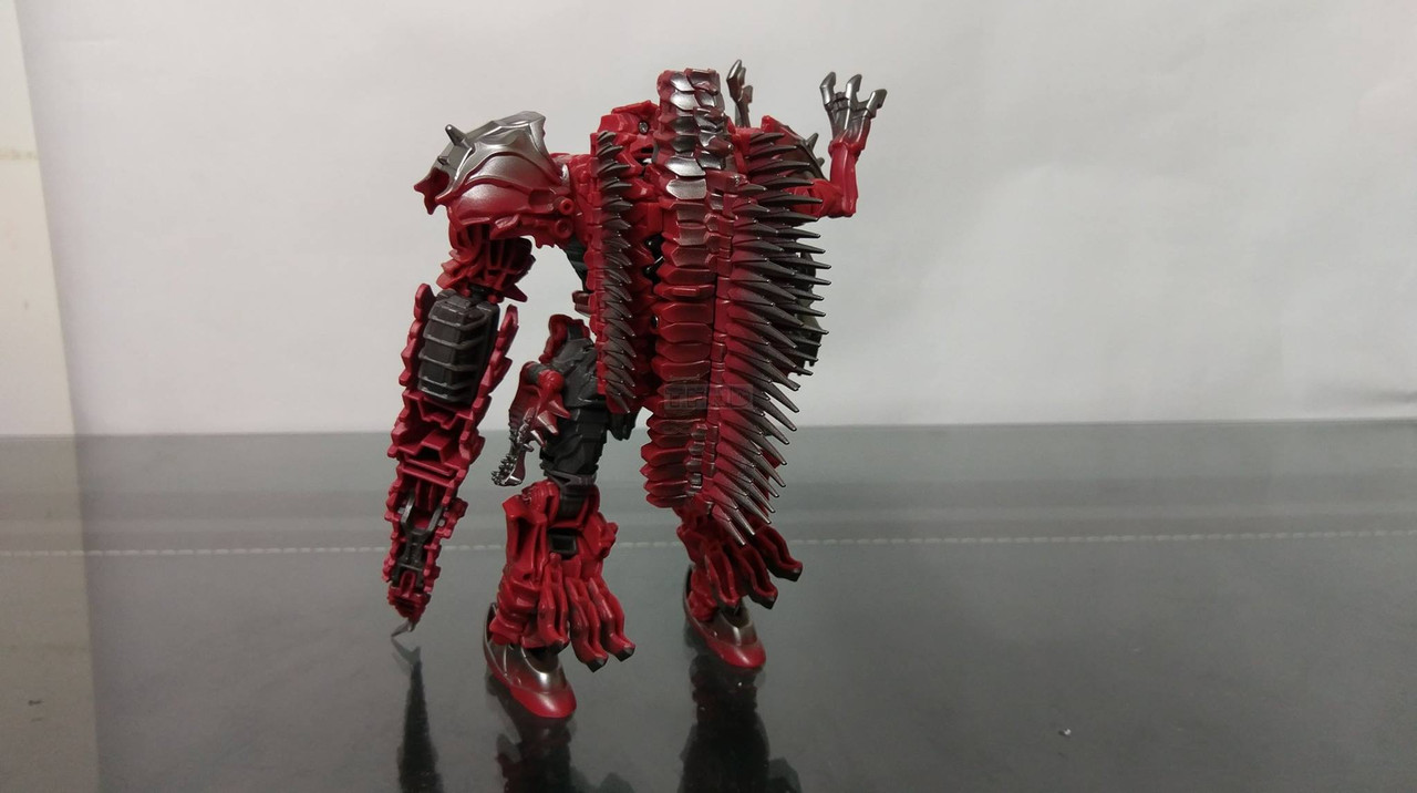 Transformers-The-Last-Knight-Voyager-Class-Scorn