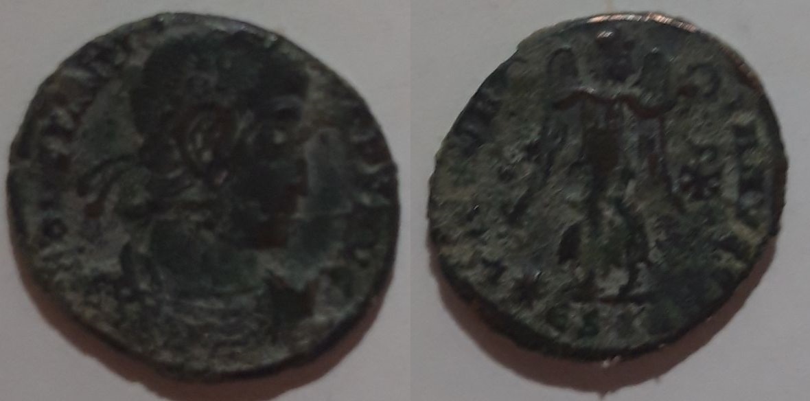 AE4 de Constancio II. VICTORIA AVGG. Victoria con 2 coronas. Siscia C2viccri0
