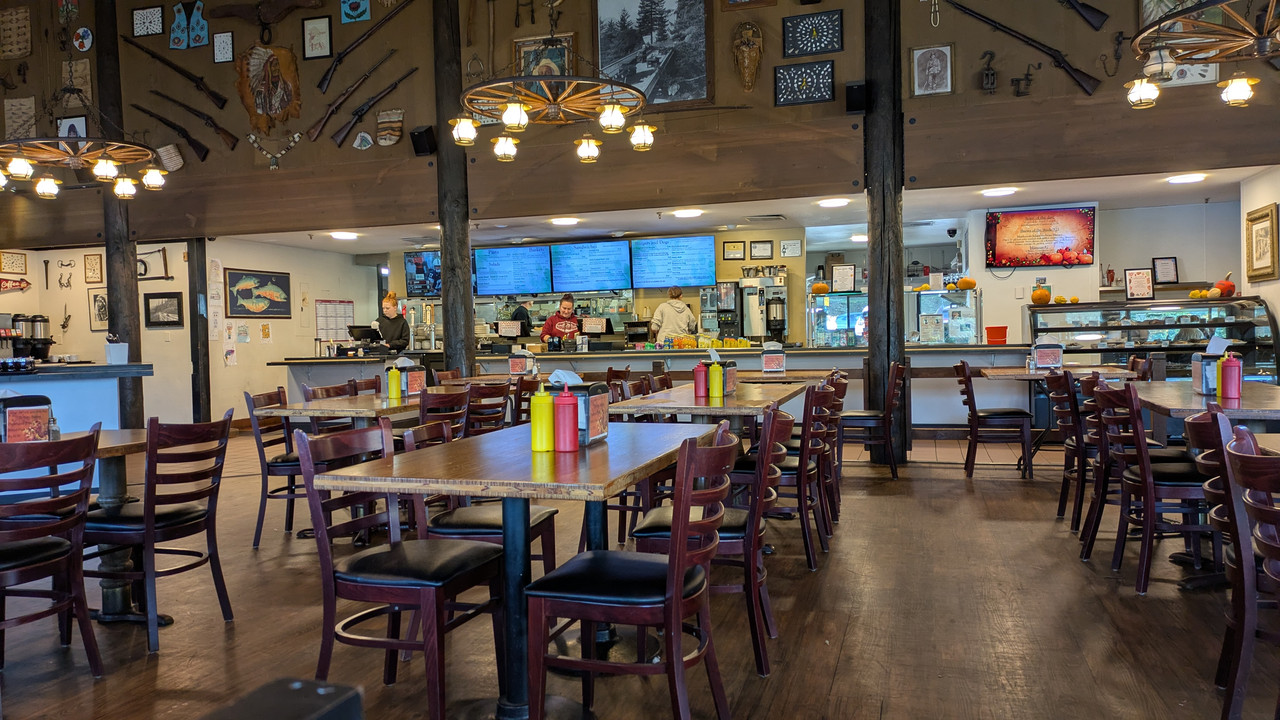 PXL 20251108 194347690