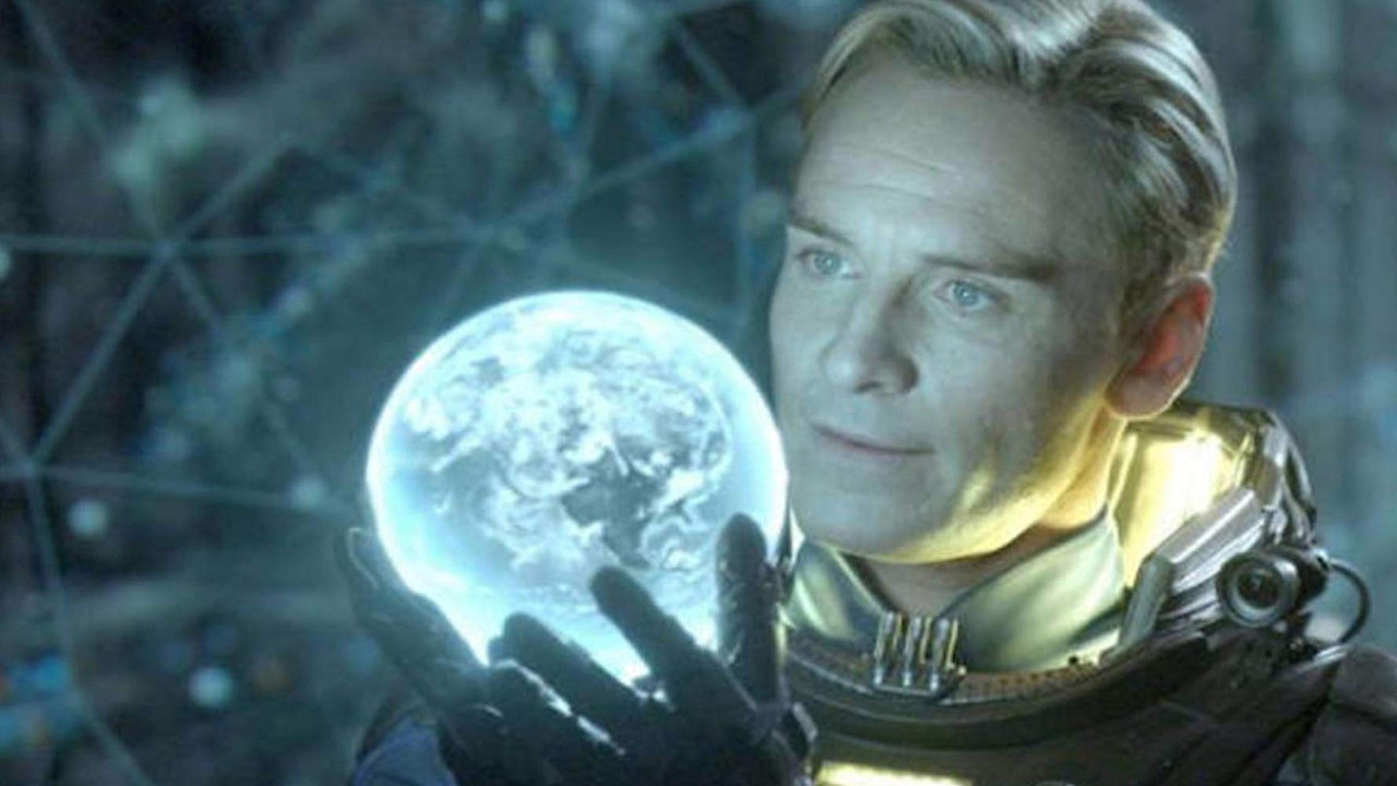 Michael Fassbender dalam Prometheus (2012)