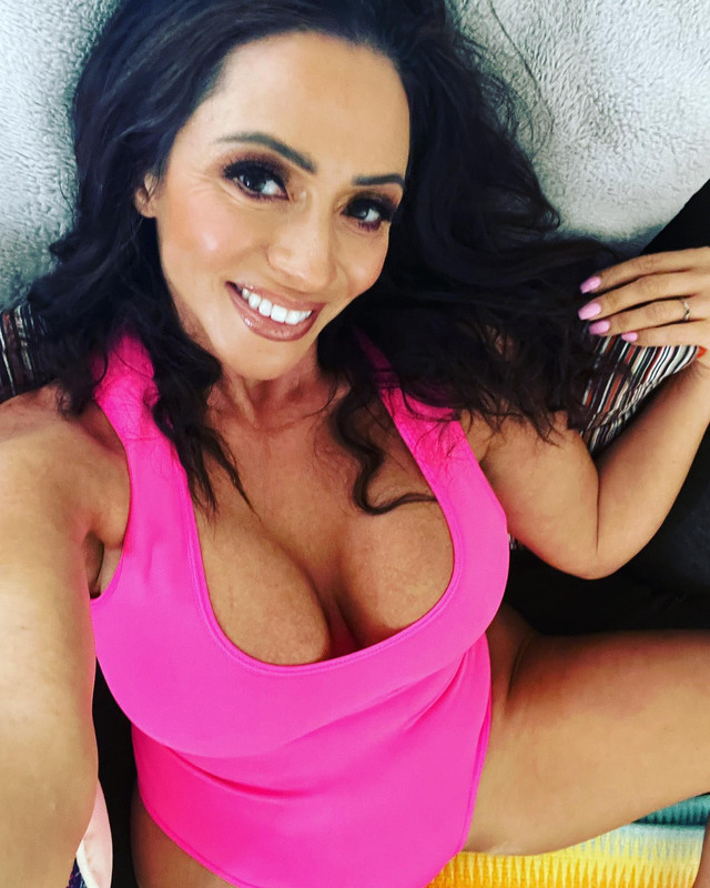 صور حصرية: أرييلا فيريرا تتألق بإطلالات مميزة  Ariellaferreraofficial-1718827037239