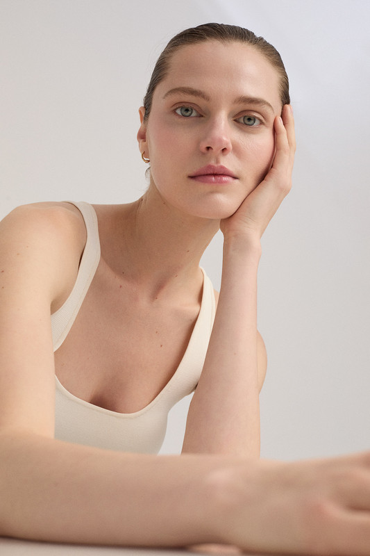 ABRAMCZYK BEAUTY AFTERS 0311