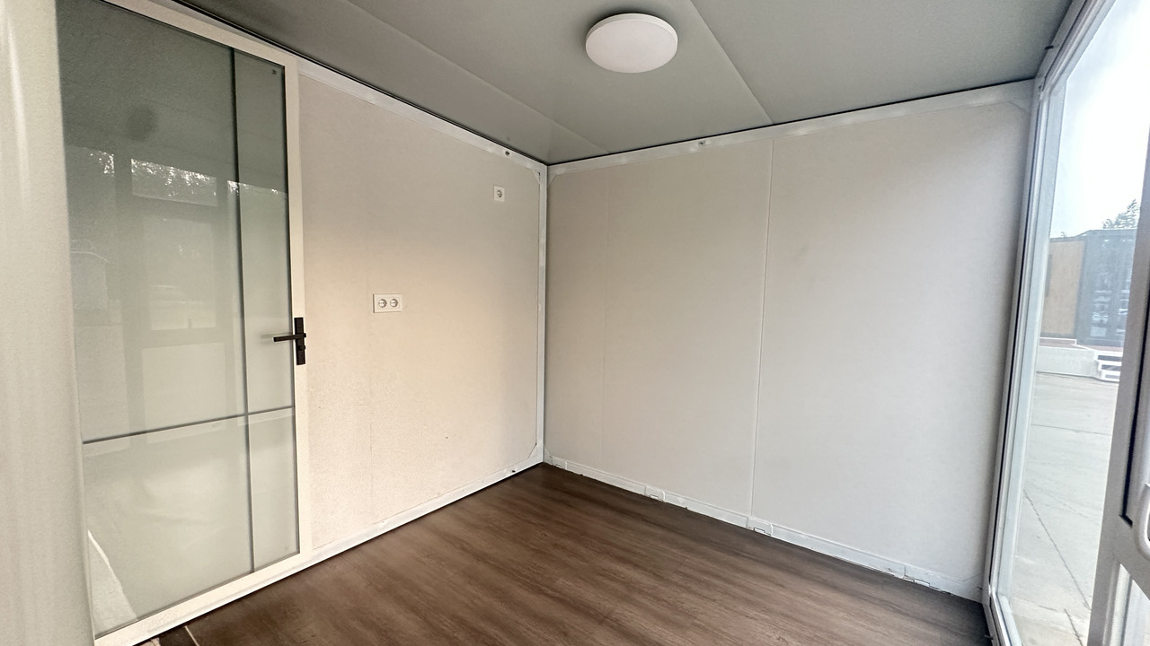 Expandable container house interior