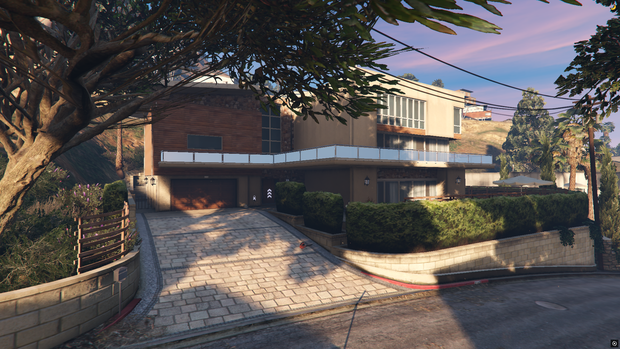 South Mo Milton Drive 13 Michael's Mansion Interior, Occupancy: True