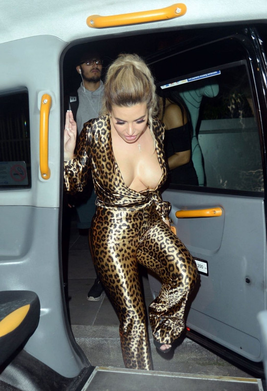 Megan-Barton-Hanson-Nip-Slip-Lisa-Maffia-UpskirtSTARS.com (9)