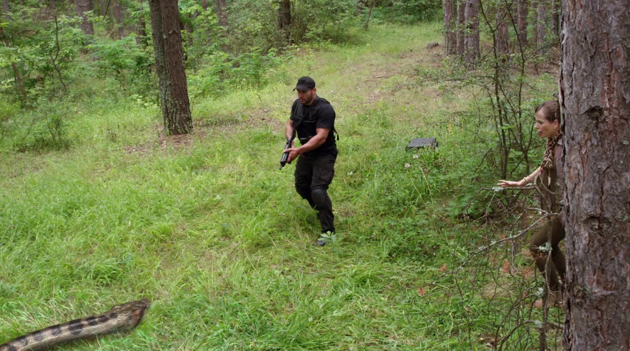 Lake-Placid-vs-Anaconda-2015-WEBRip-Hin-Eng-Tam-Tel-720p-x264-AVC-AAC-2-0-ESub-mkv-0004