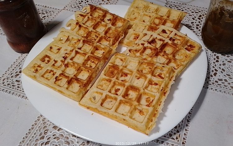 https://i.postimg.cc/9Q4Tkg3G/sajtos-gofrik-20231229.jpg