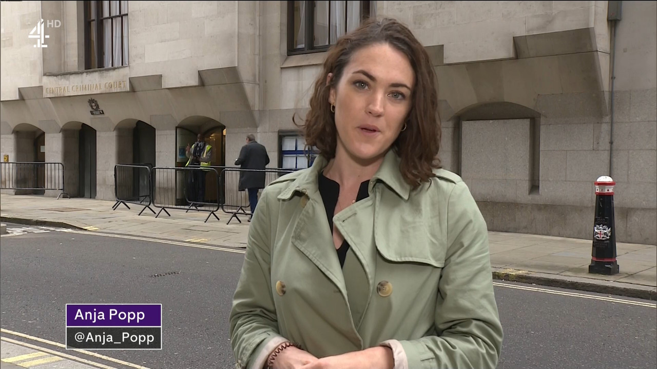 Channel 4 News_20210930_19002000.ts_snapshot_00.04.52.648