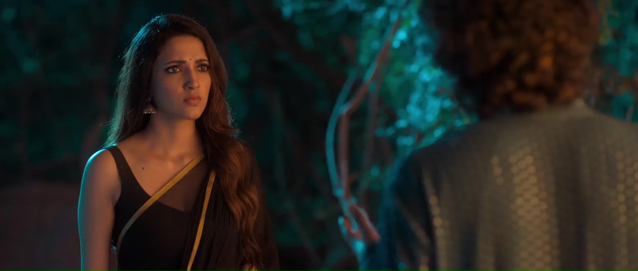DJ Tillu 2022 WebRip [Hindi + Telugu] 480p, 720p ESub Screenshot