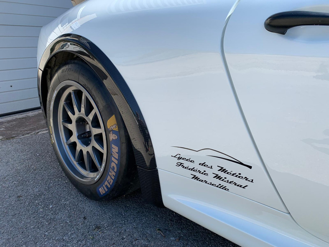 C51C71A3-9C38-4EA0-8436-1FEE324B640D