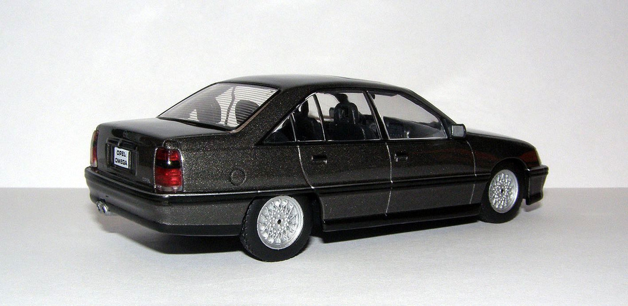 1990 Opel Omega (A2) 2.0i CD (IXO Models for Eaglemoss Publicati