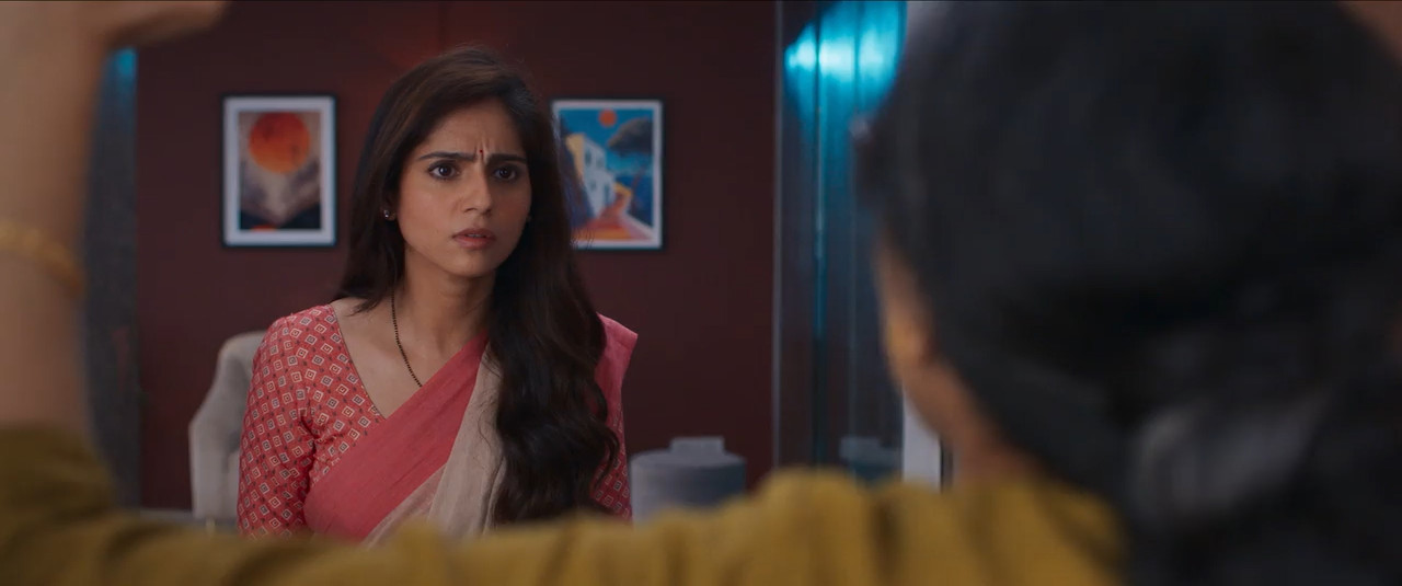 Ek Chatur Naar 2025 WebRip [Hindi] 480p 720p ESub Screenshot