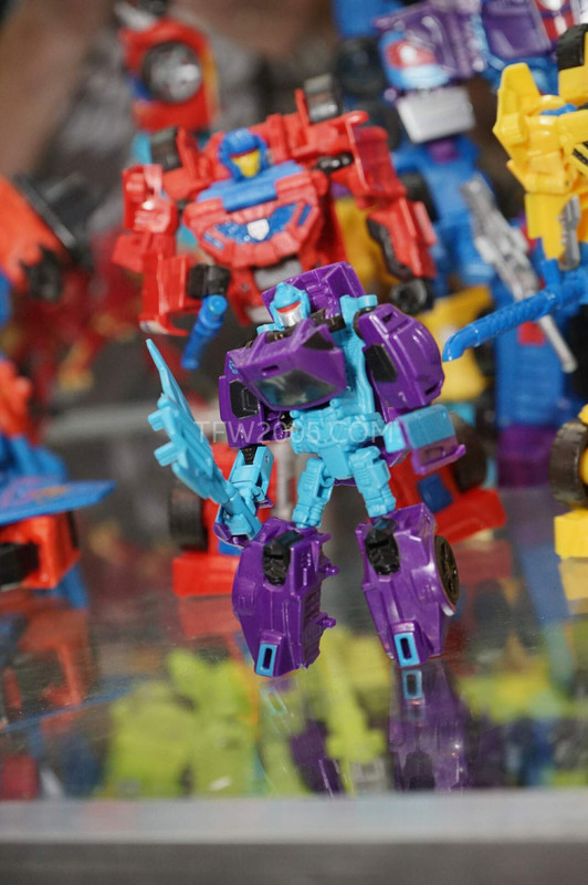 SDCC2015-Hasbro-Case-Transformers-Combiner-Wars-