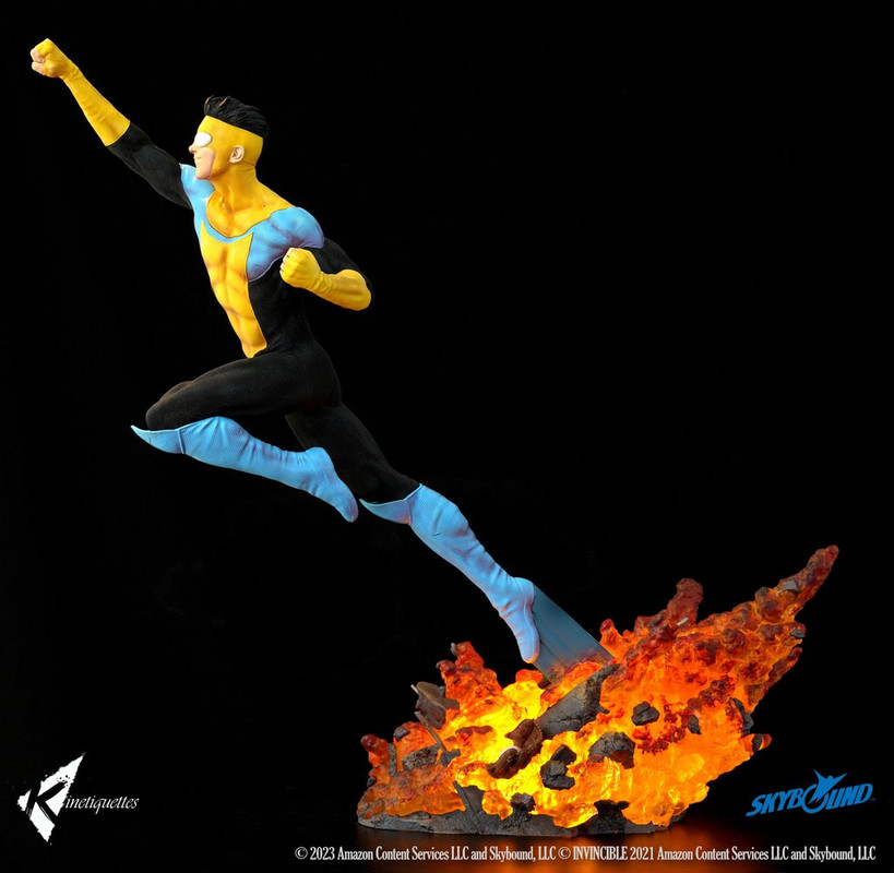 Kinetiquettes : Invincible – Mark Grayson 1/4 Statue 4