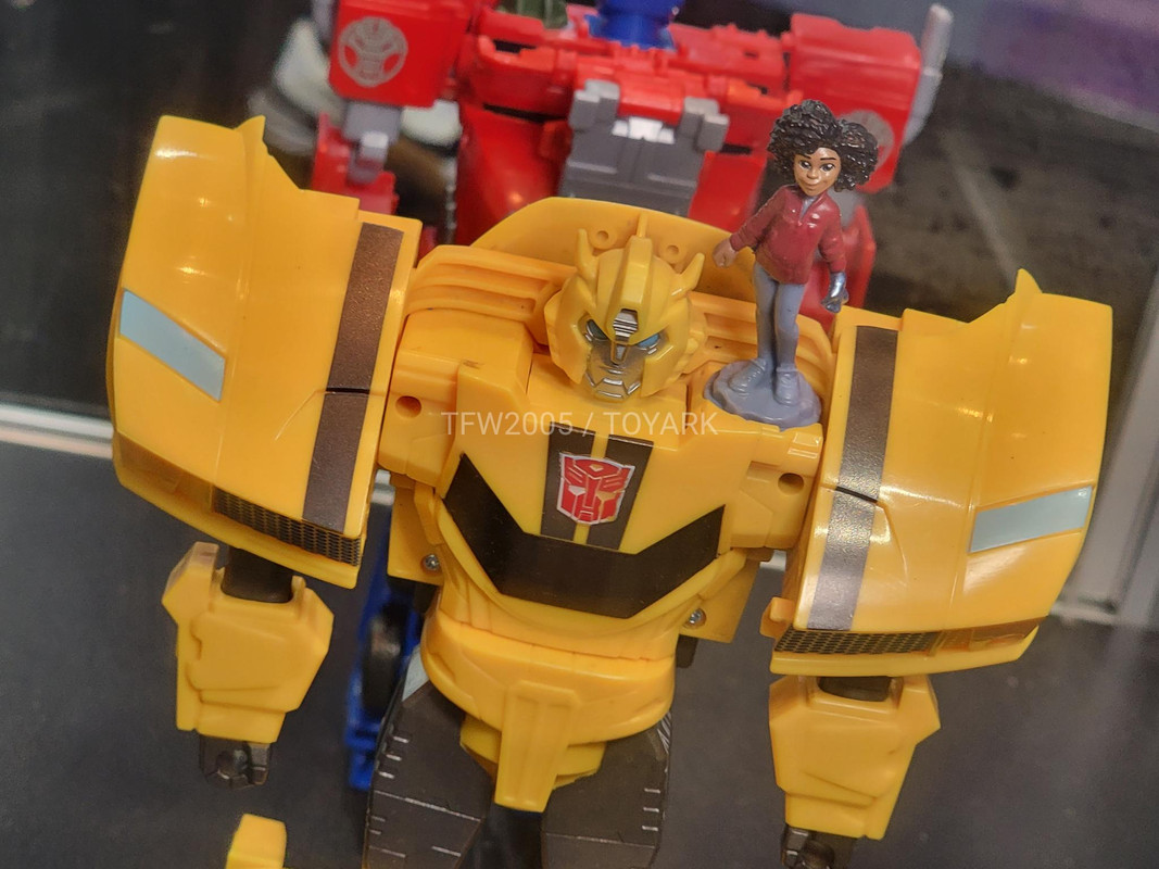 Transformers-EarthSpark-Toys-Reveal-41