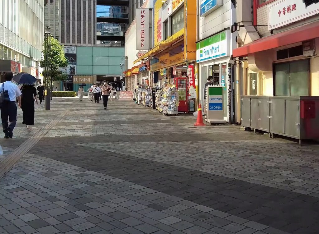 0-Ginza-cobblestones.jpg