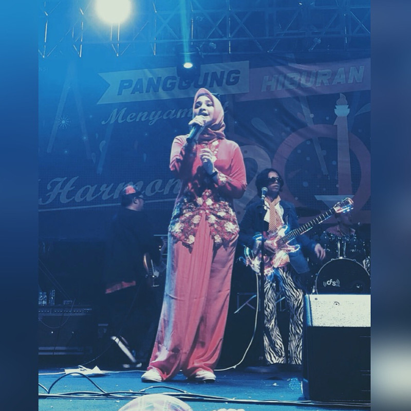 7 Potret Sarah Shahab, adik Zee Zee Shahab jadi dokter pasien Corona