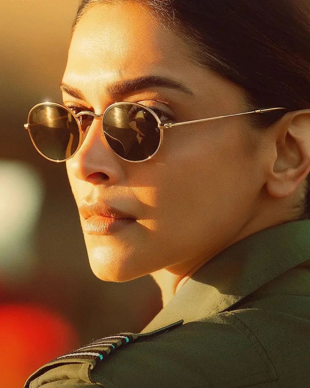 wallpaper-of-deepika-padukone-in-fighter-2024-movie-in-sunglasses