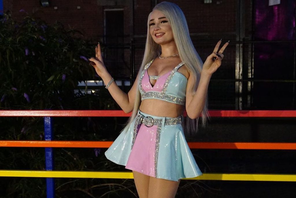 Kim-Petras-UPSKIRTSTARS-COM-1-1-29