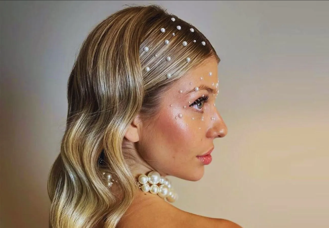  5 Ideas de peinados para Año Nuevo con brillos y recibir el 2024 deslumbrando