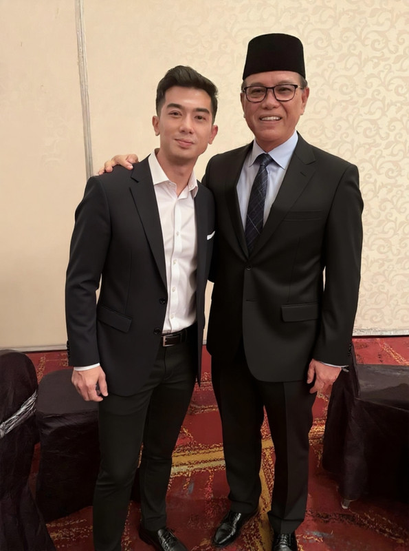 Coach Muhammad Hafiz, Pengasas Revotraders