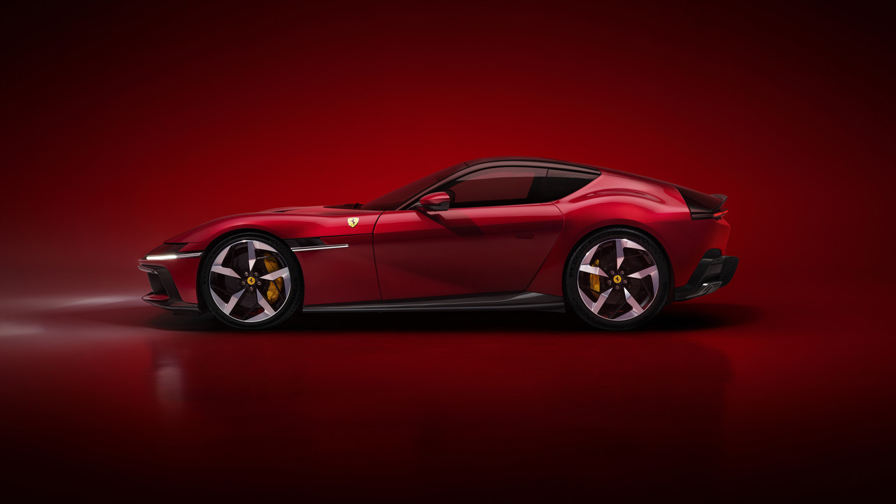 New_Ferrari_V12_ext_03_red_media