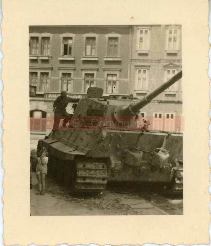 Königstiger Panzer Tank Heimatfront 1945 Foto