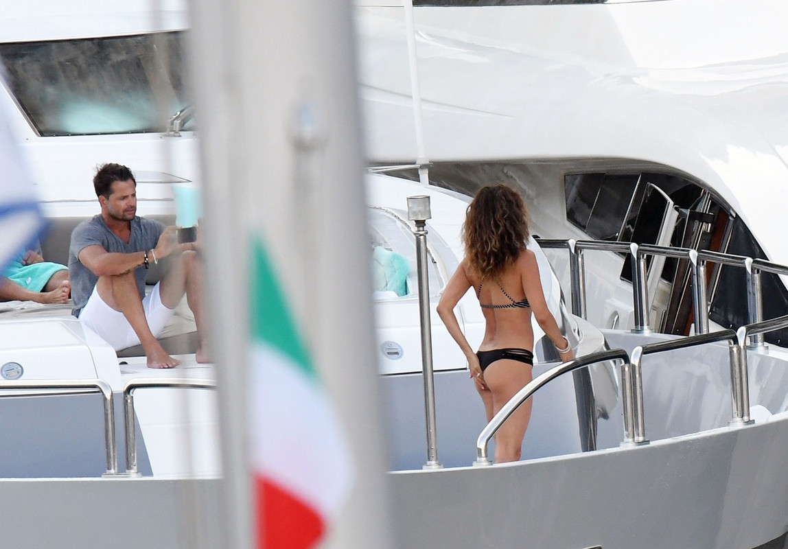 Brooke-Burke-Sexy-15-thefappeningblog.com_-2