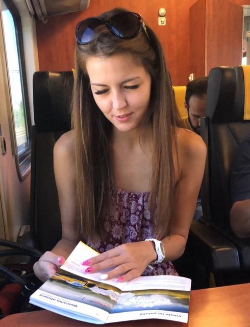 Quick Sex With A Girlfriend On A Train Filmed On A Phone 2