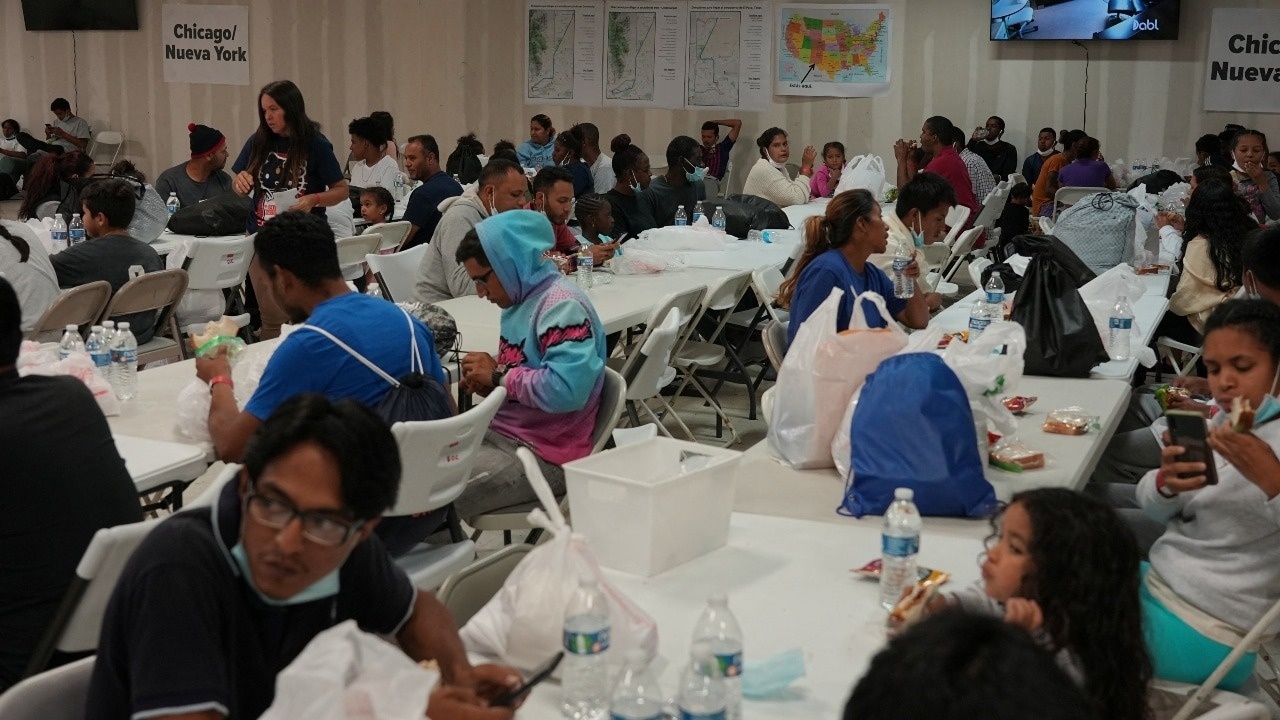 NY en estado de emergencia por arribo de miles de migrantes