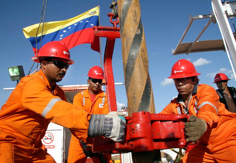 Imperialismo - Lo confesó Trump: El petróleo de Venezuela siempre ha estado en la mira y ambición de EEUU para robarlo 46266311705-85836a0dab-c