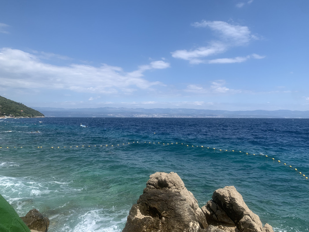 9D2F0A52-34F4-40A9-BF48-CF51E527A4F5