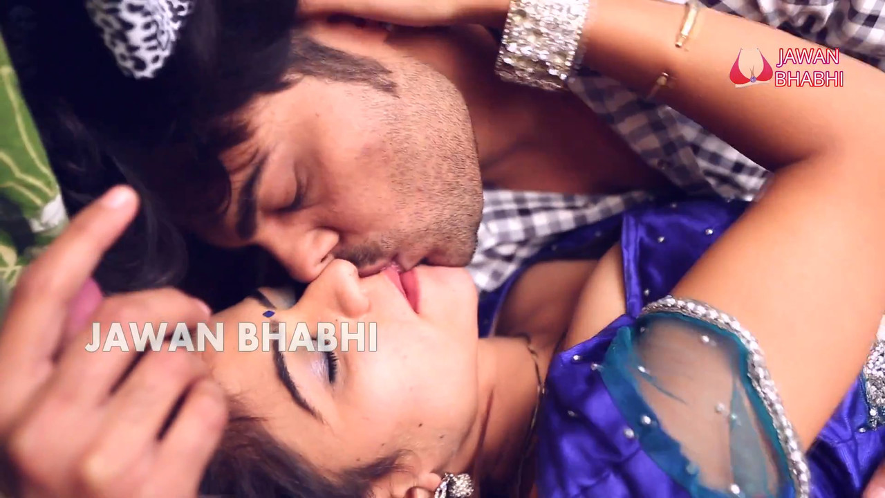 Garam Bhabhi Ki Bra Utari Tailor Ne.mp4_snapshot_04.46_[2021.09.25_15.52.06]