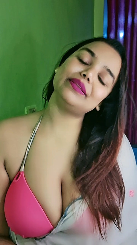 Lily  Tango Live.mp4_snapshot_00.50.061