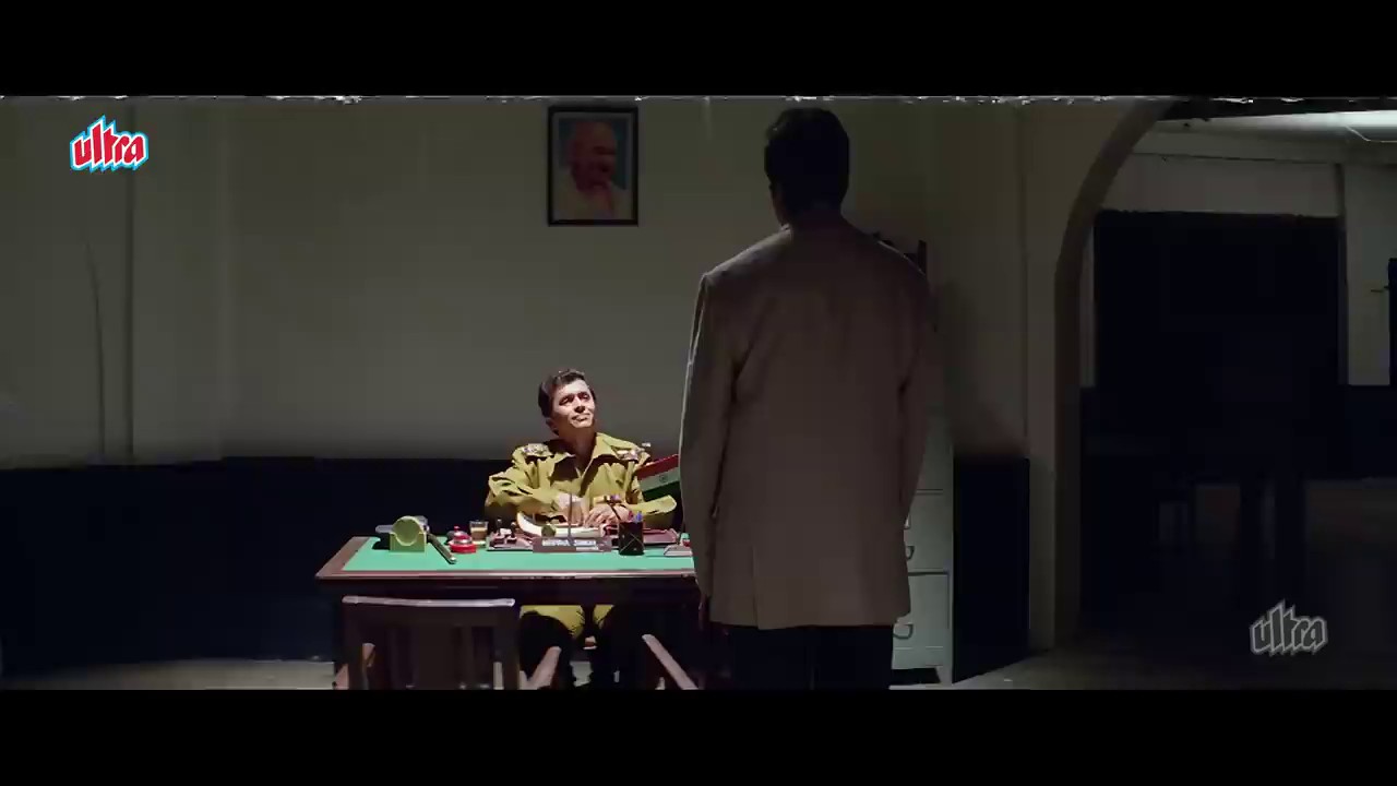 Cheeni-Kum-2007-Hindi-720p-x264-AVC-AAC-2-0-mkv-0004