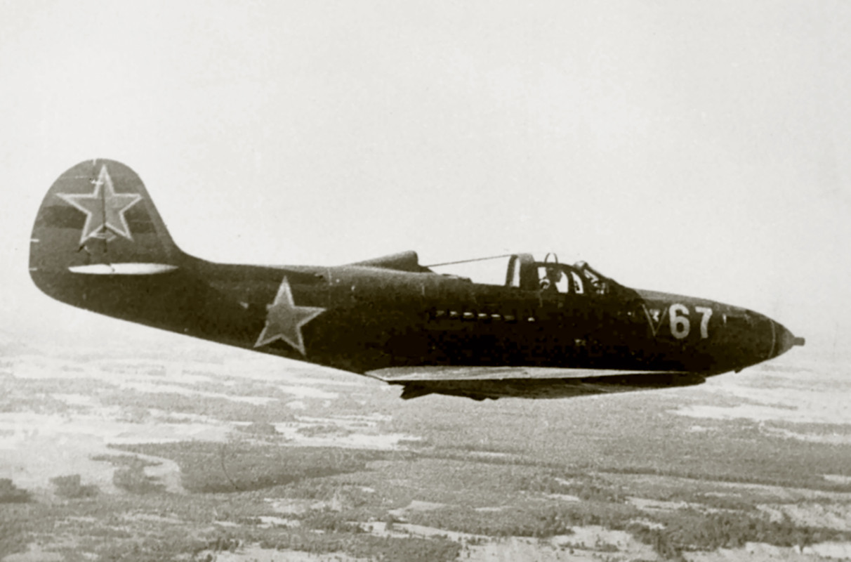 Bell-P-39-Airacobra-9IAP-White-67-Ukrainian-Front-1944-01