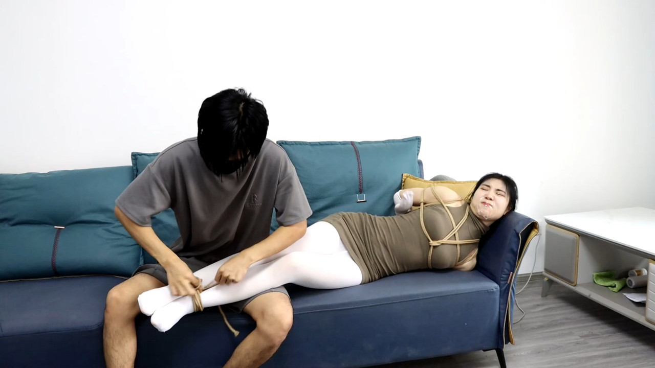 得意客 挣扎的白丝丽人.mp4_20220723_130213.839