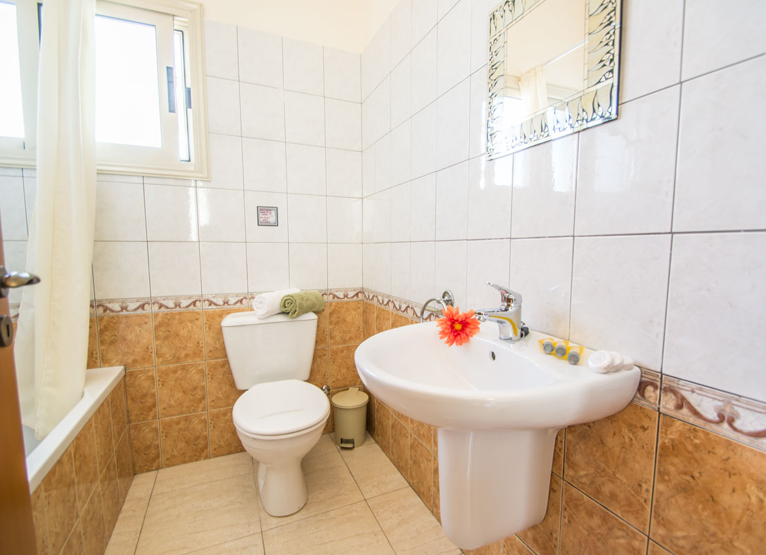 18-VILLA-IN-KAPPARIS-FOR-RENT